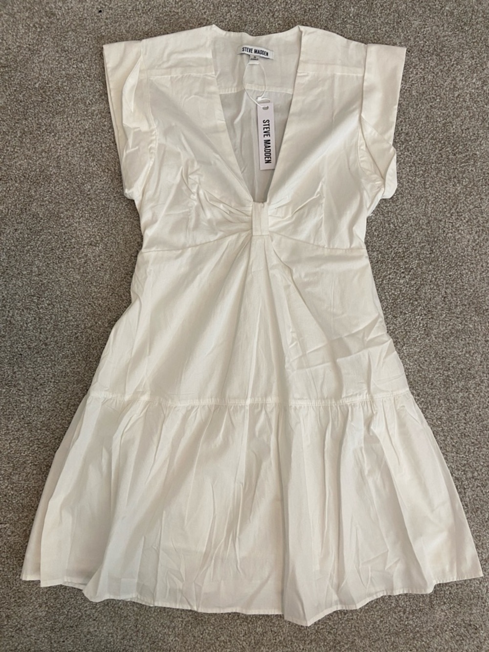 NWT Steve Madden White V-Neck Tiered Mini White Dress 🤍🫶🏻
